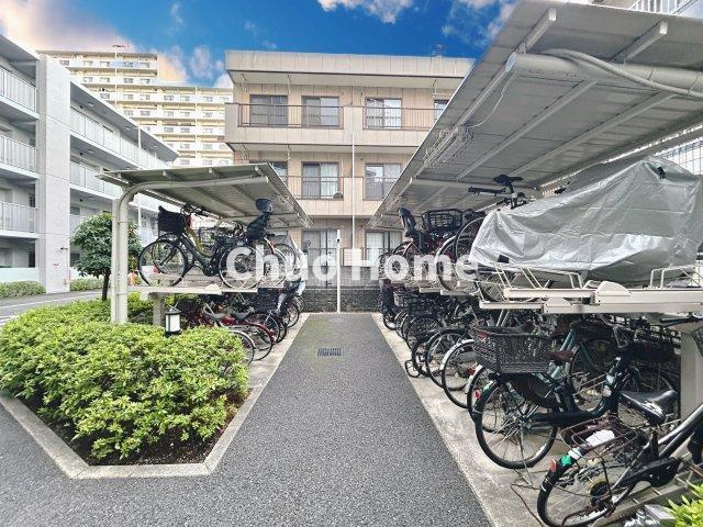 デュアルスイート西葛西の駐輪場|【自転車置き場】最新の空き状況や費用などの詳細は担当スタッフまでお問い合わせください。