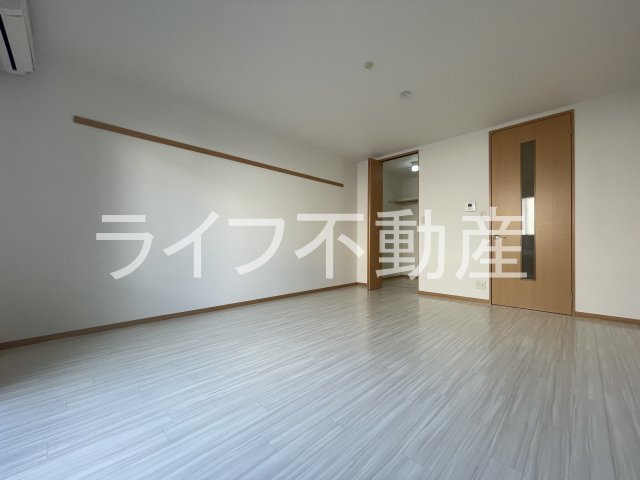 プルミエール Aの居間・リビング