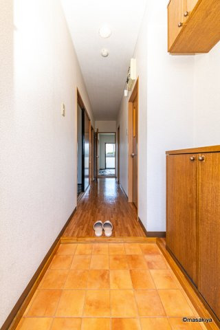 レジデンス西和田の玄関