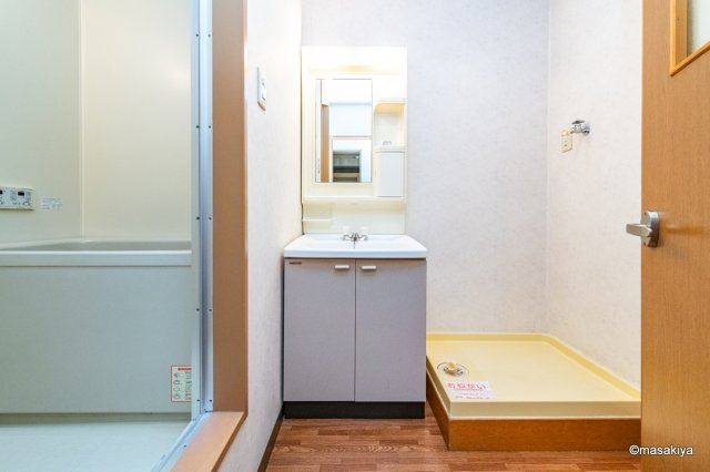 レジデンス西和田の洗面所