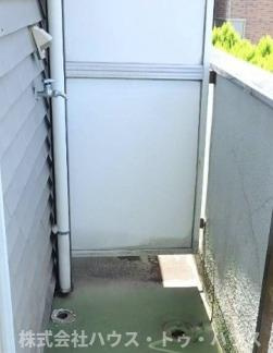 ジュネパレス塚本のバルコニー