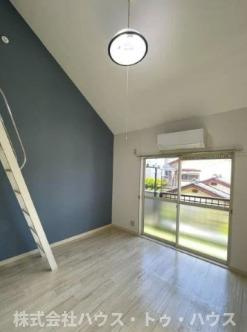 ジュネパレス塚本の居間・リビング