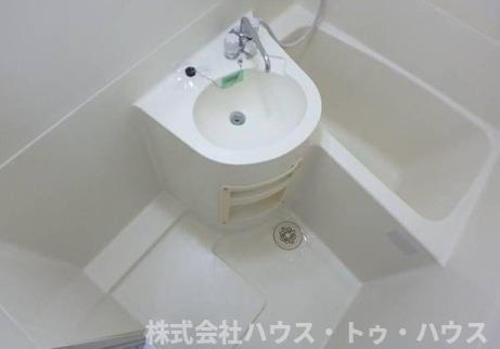 ジュネパレス塚本の浴室