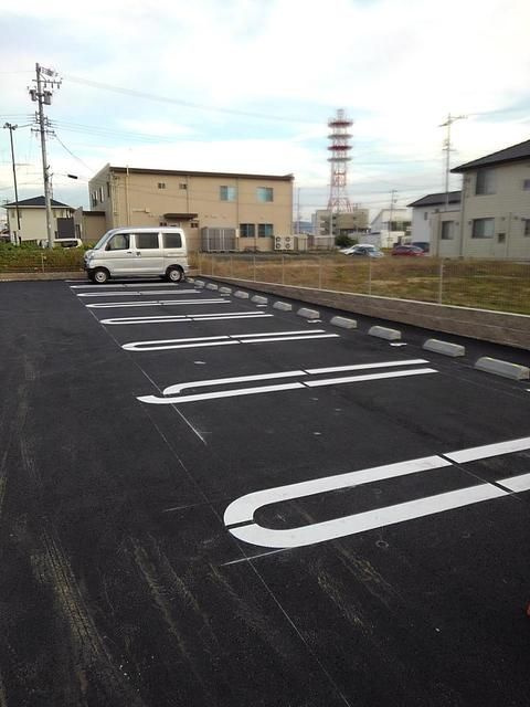 グランソレイユの駐車場