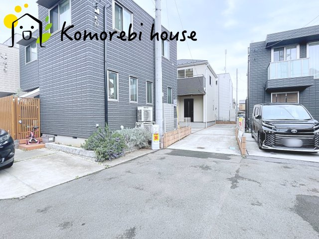 上尾市平塚　中古戸建の前面道路含む現地写真|前面道路含む現地写真です
