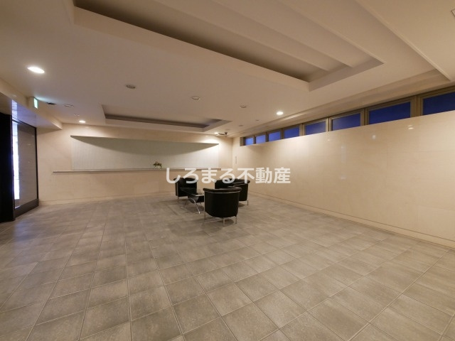 レジデンス本町靭公園のロビー