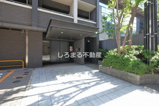 レジデンス本町靭公園のエントランス