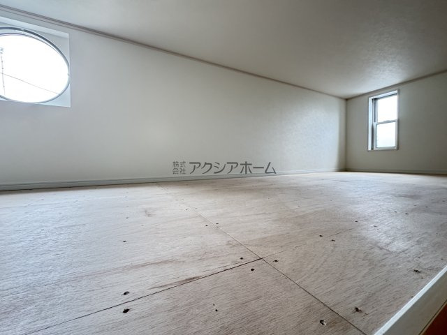 所沢市東狭山ヶ丘2丁目　中古一戸建　～LDK20帖～の収納|2階廊下上部小屋裏収納