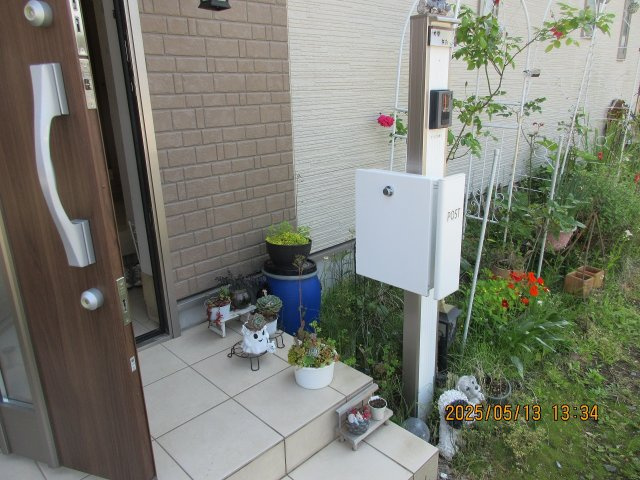 いわき市錦町沼ノ川中古住宅。陽当たり良好！デザイナーズ物件 不動産プラスのエントランス|玄関の入り口近辺です。カメラ付きのインターホンを備えています。