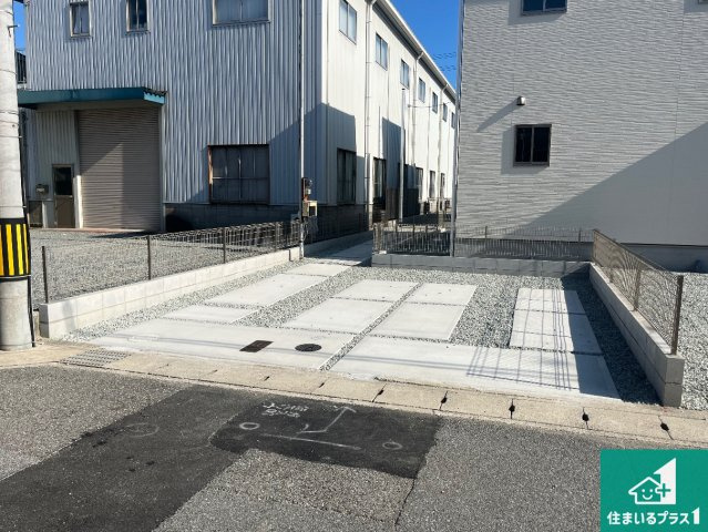 姫路市広畑区清水町　第1期　新築一戸建ての駐車場|並列２台駐車可能！ゆとりの駐車スペースで車庫入れもスムーズ！