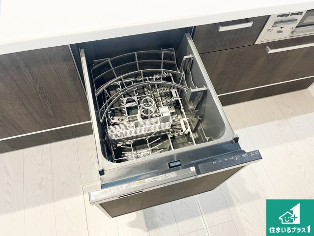 姫路市広畑区清水町　第1期　新築一戸建ての設備|食事後の一仕事、食器洗いをボタン一つでお任せできちゃいます！場所を取らないビルトイン式なので、お料理スペースもしっかり確保！