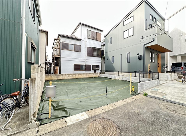 【外観】 | 志木市幸町4丁目　建築条件なし売地　全1区画　(志木本店) | 販売現地／2026年4月10日撮影　
徒歩圏内に商業施設が充実しているので日々のお買い物にも困りません。