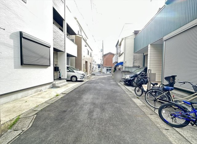 【前面道路含む現地写真】 | 志木市幸町4丁目　建築条件なし売地　全1区画　(志木本店) | 4ｍ道路に面しているので車の出し入れもスムーズ。