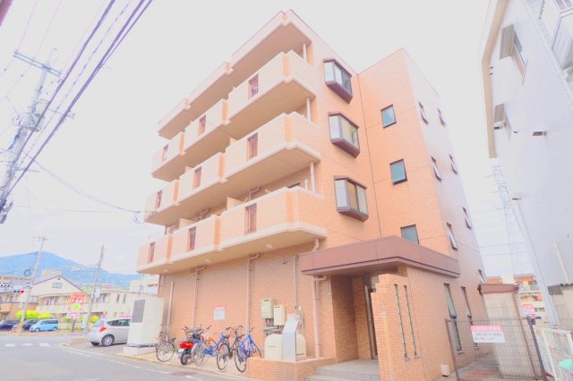 クレール谷本の外観