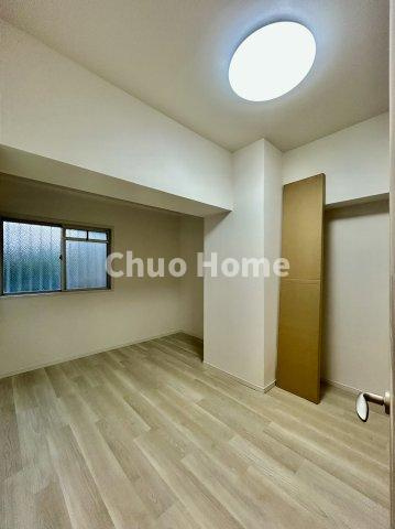 グリーンコーポ町屋の子供部屋|【子供部屋】お子様を持つ家庭の約6割が「家族や子どものため」に購入を希望。入学後の転校を避け、広い空間でのびのび育てたいなどの親心が、家探しのきっかけになっているようです。