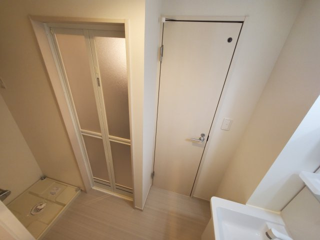 さいたま市岩槻区西町５丁目の賃貸マンションの洗面所|脱衣スペースもあります