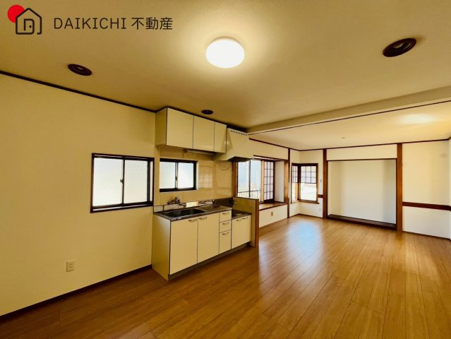 【居間・リビング】 | 日高市高萩東1丁目　中古戸建