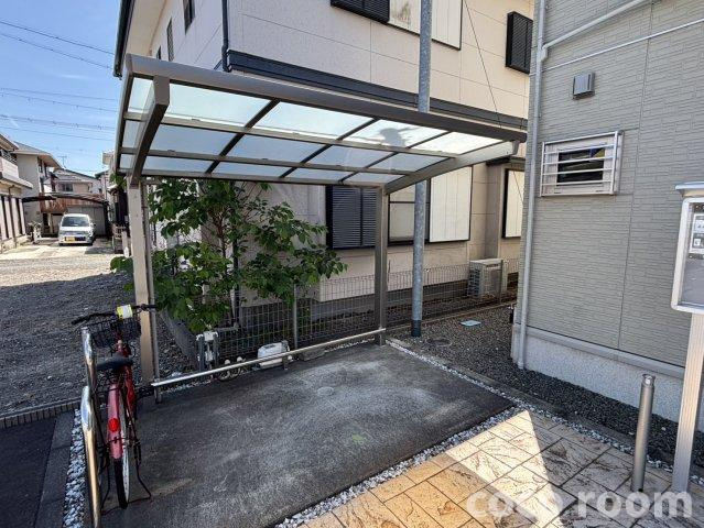 プランドールＨの駐車場
