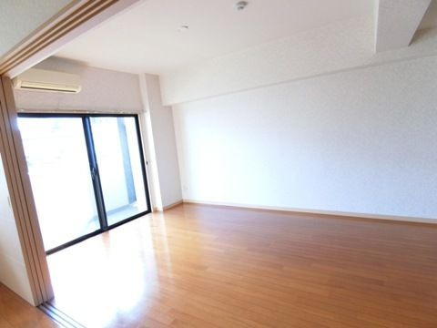 Y'sマンション弐番館の居間・リビング
