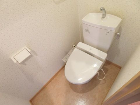 Y'sマンション弐番館のトイレ