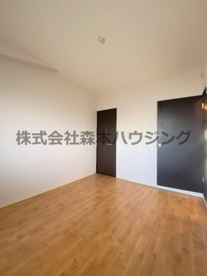 【洋室】 | 　サンハイツ寝屋川 | ゆったりした洋室です