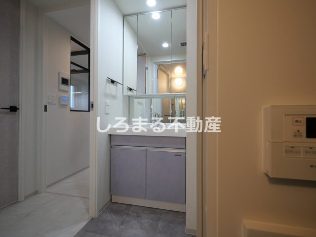 アーバネックス堺筋本町の独立洗面台
