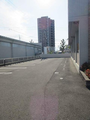 【駐車場】 | ヴィヴァーチェ東石井
