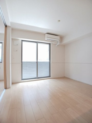 【居間・リビング】 | サーム・ヴェリテ　Ⅱ | ゆったり過ごせるリビングです