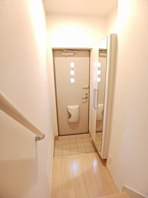 【玄関】 | ラ・ロマネ | 明るい玄関です