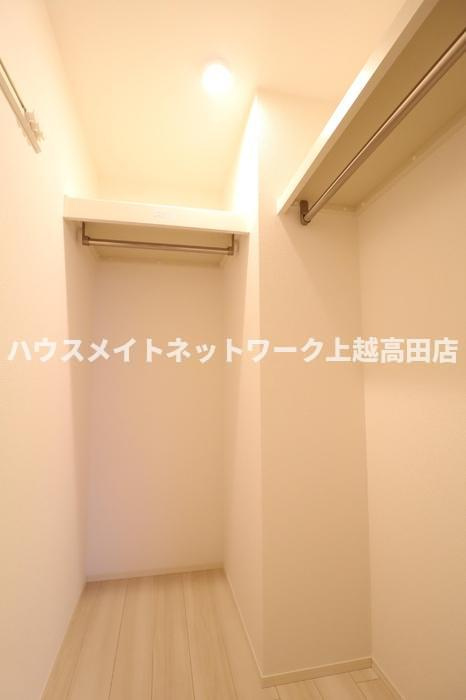 マウント.ナンバ　オータムの収納|ウォークインクローゼット
