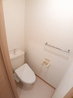 【トイレ】 | カーム和田 | 落ち着いた色調のトイレです