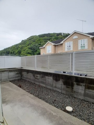 【庭】 | ピエ・デル・モンテⅠ | お庭で自由な時間を過ごせます