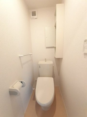 【トイレ】 | エレガンテⅠ | シンプルで使いやすいトイレです