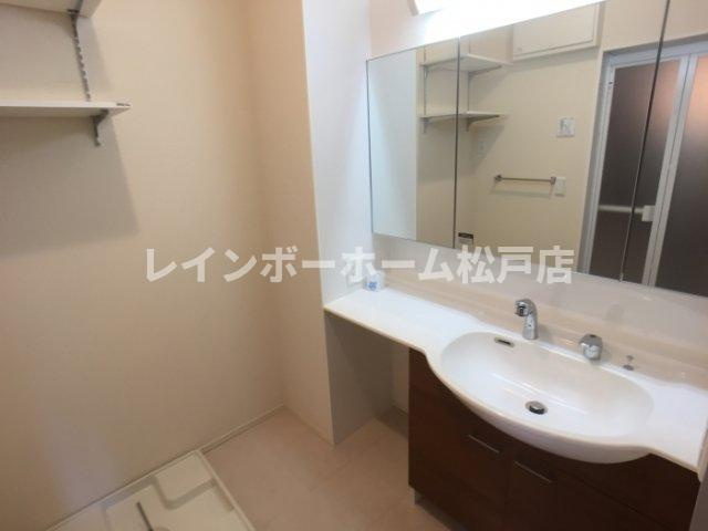 仲介手数料（賃料の1.10ヵ月）の50％OFF対象物件！の洗面所|スペースが確保できる洗面所です