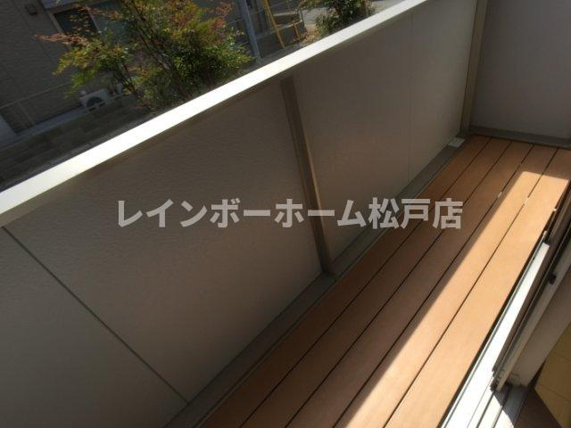 仲介手数料（賃料の1.10ヵ月）の50％OFF対象物件！のバルコニー|外からの目が気にならないバルコニーで洗濯物が干せます
