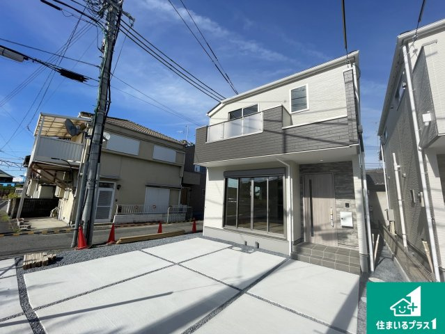 大津市別保　第1期　新築一戸建ての外観|前面道路は車の通りも少なくて安心です。
