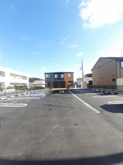 【駐車場】 | ベルシャイン　紀三井寺　Ⅱ | カースペースがあります