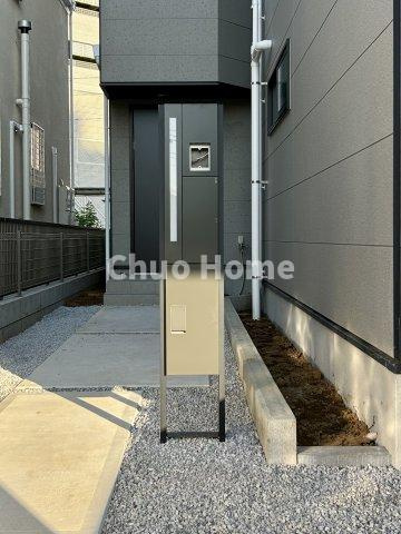 葛飾区亀有4丁目新築分譲住宅の外観|留守中に便利な宅配ボックス完備
