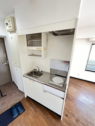 THE　CITY　鳴尾のキッチン