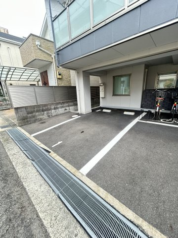 AILE武庫之荘Ⅱの駐車場