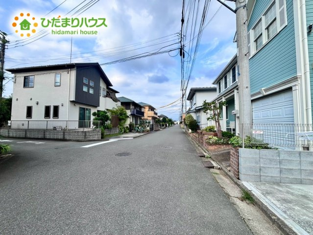 上尾市小泉　新築戸建　リーブル01の前面道路含む現地写真