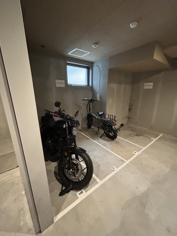 イグレック南本町の駐車場