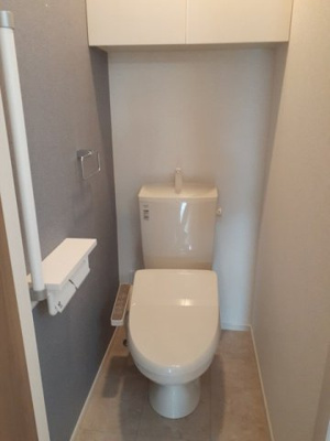 【トイレ】 | ヴァーサ・メローネⅡ | 清潔感のあるトイレです