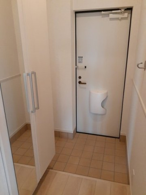 【玄関】 | ヴァーサ・メローネⅡ | 玄関です