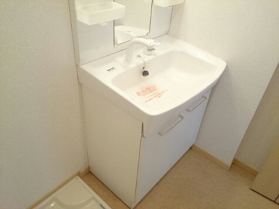 【洗面所】 | グロワール　Ａ | 忙しい朝には欠かせない洗面所です