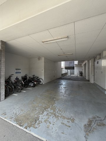 カーサエンぺサールの駐車場