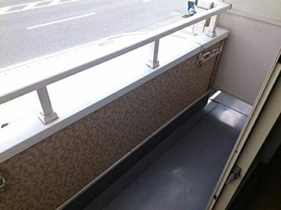 【バルコニー】 | アヴェニール橋向 | 外からの目が気にならないバルコニーで洗濯物が干せます