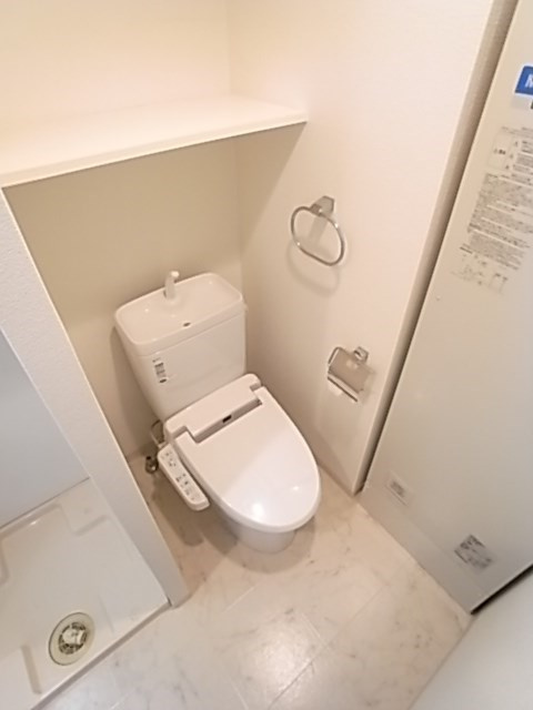 アドバンス三宮Ⅳルシールのトイレ