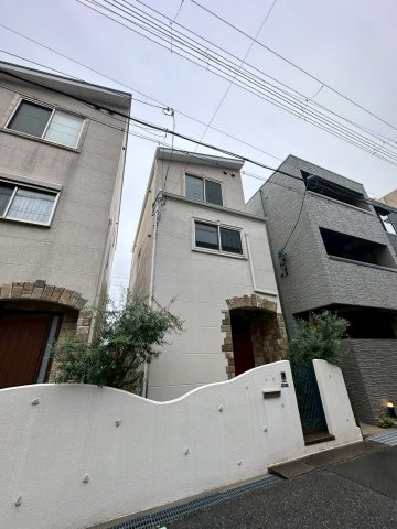 岡本３丁目貸家の外観