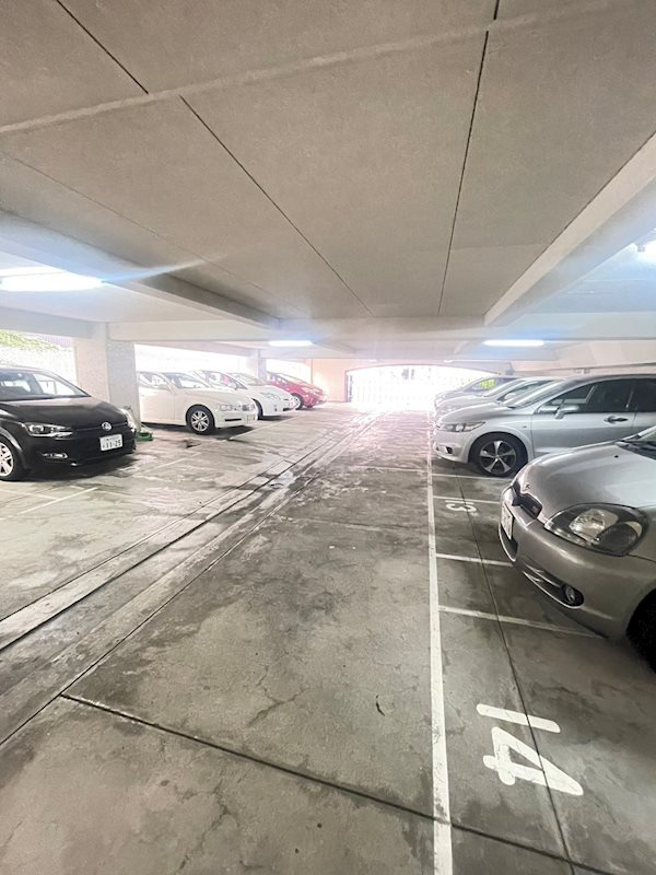 北野町パークハイツの駐車場
